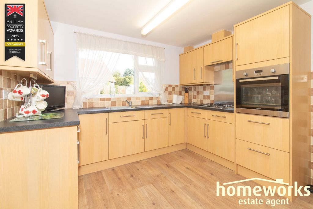 Property photo 2 of 16