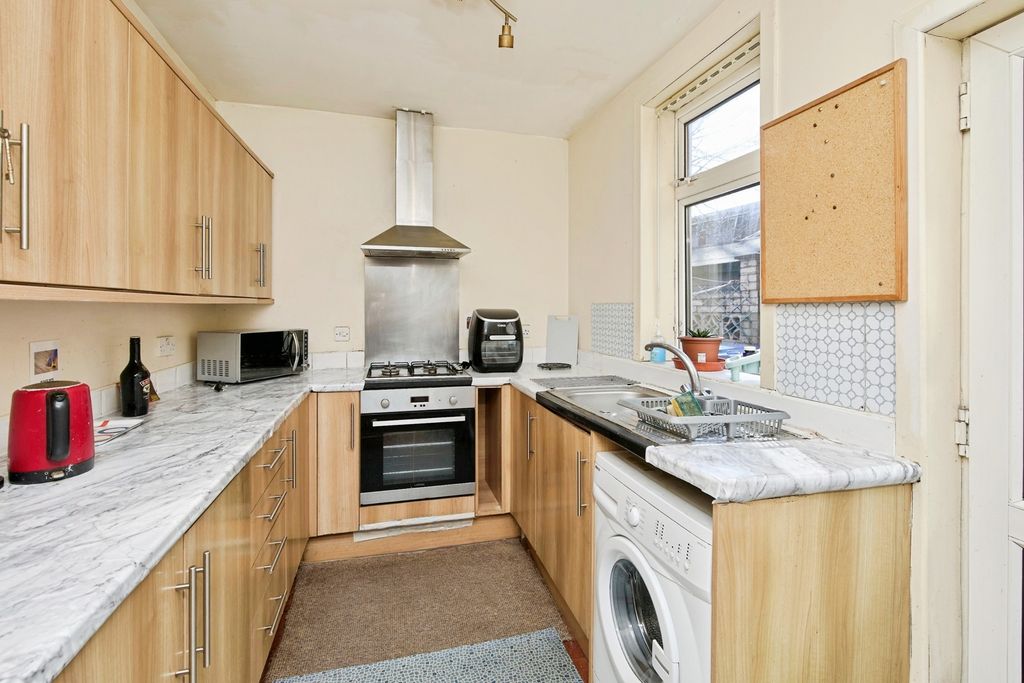 Property photo 2 of 20 Kitchen