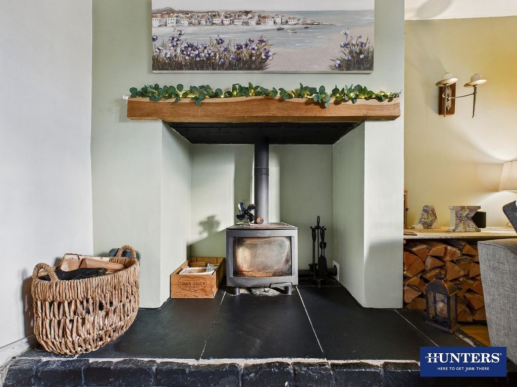 Property photo 3 of 27 Living Room