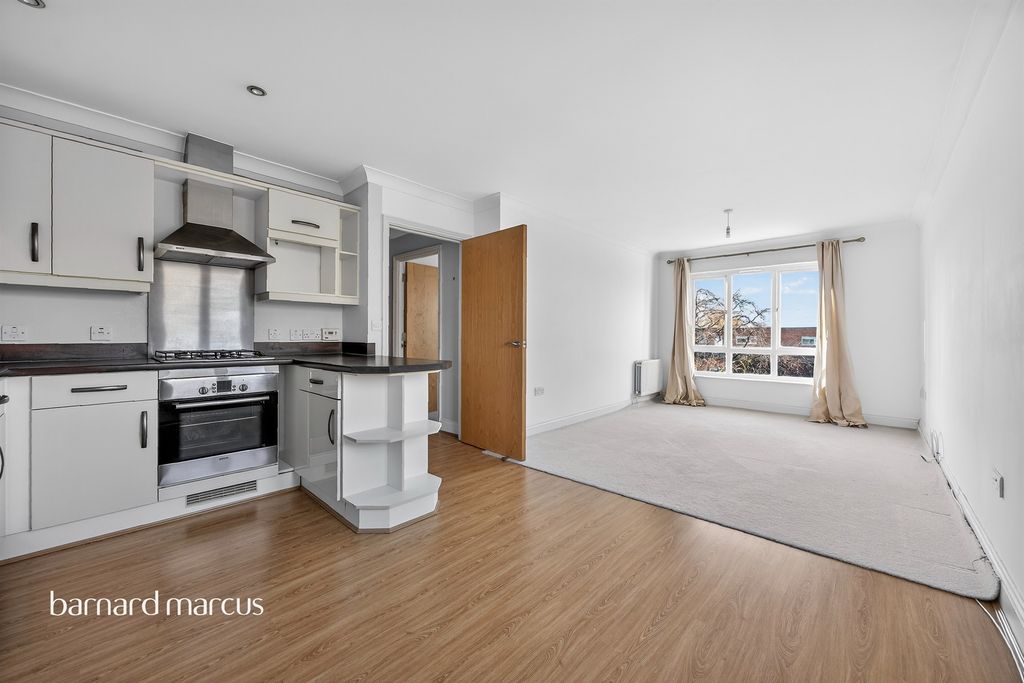 Property photo 3 of 14