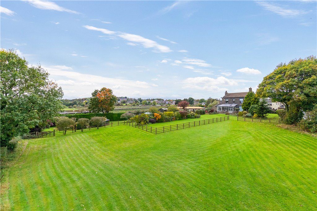 Property photo 3 of 34 Paddock