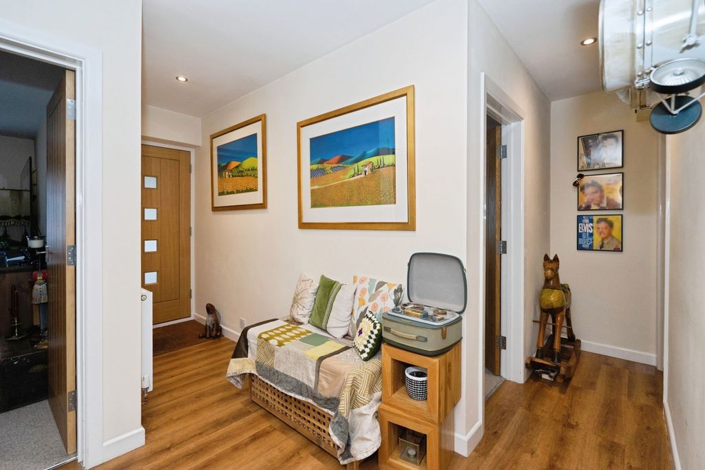 Additional image 20 of 3 bed bungalow for saleForest Road, Liss, Hampshire GU33