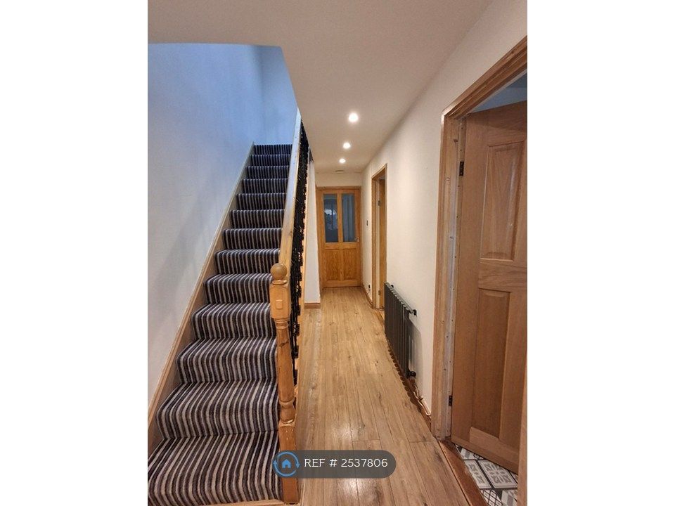 Property photo 2 of 31