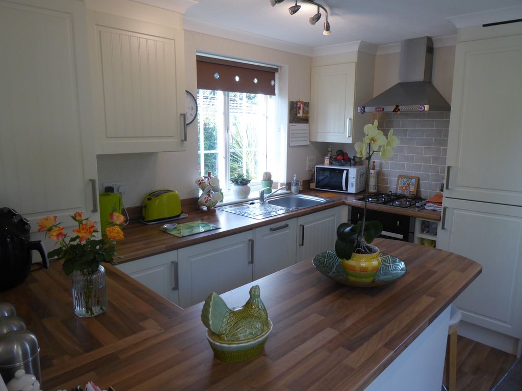 Property photo 3 of 11