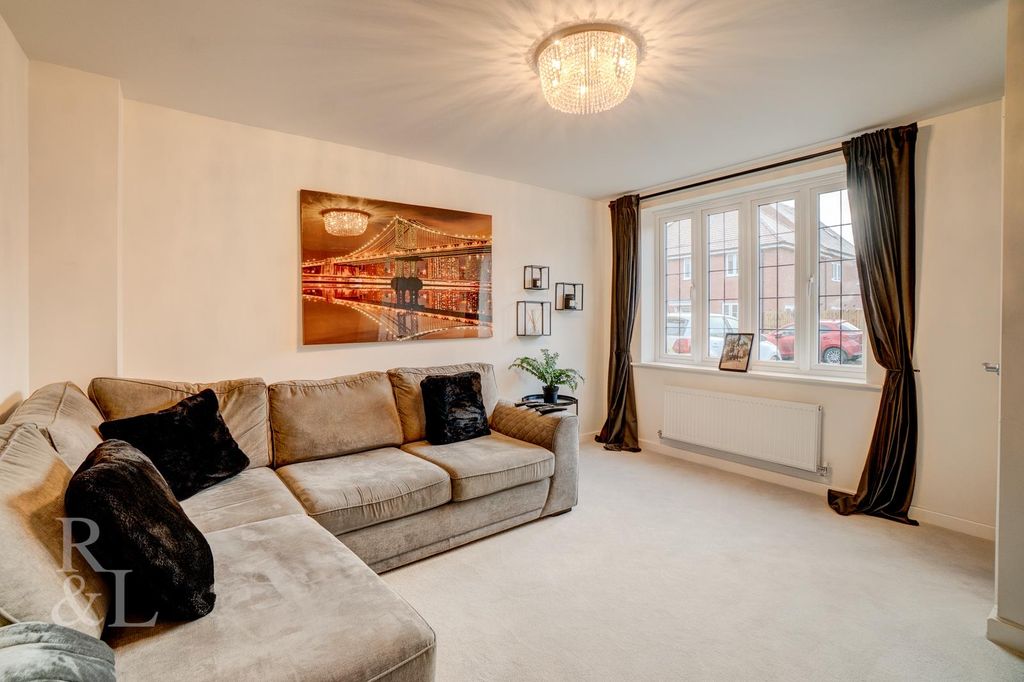 Property photo 2 of 23 Batched  (20).Jpg