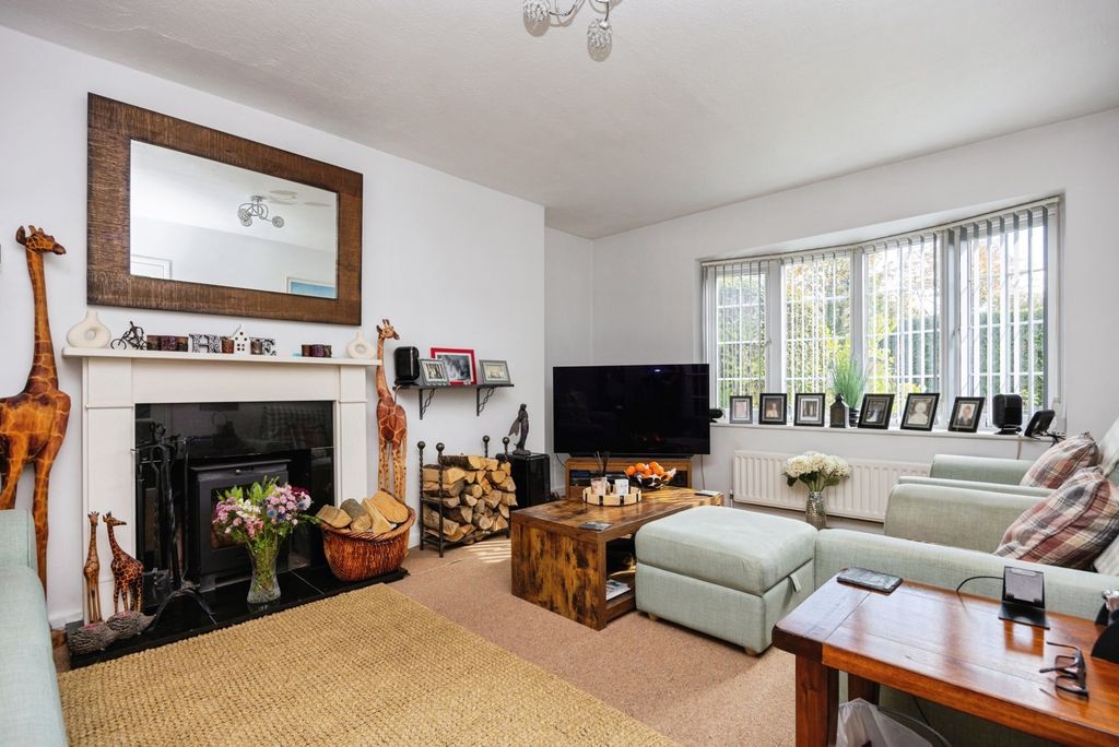 Property photo 2 of 17 Photo