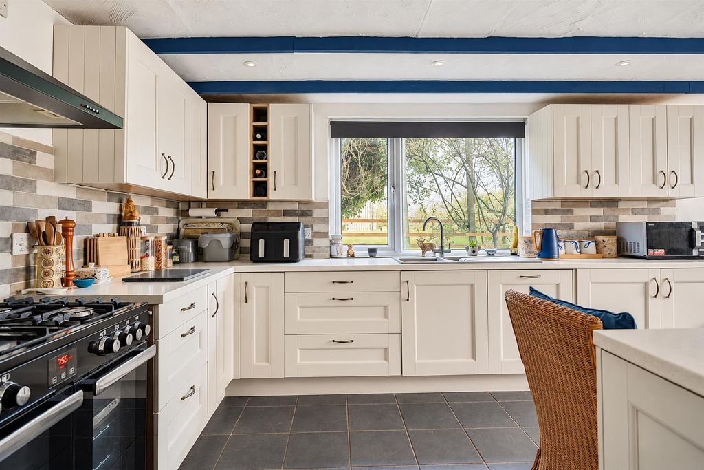 Property photo 3 of 29 Kitchen 1.Png