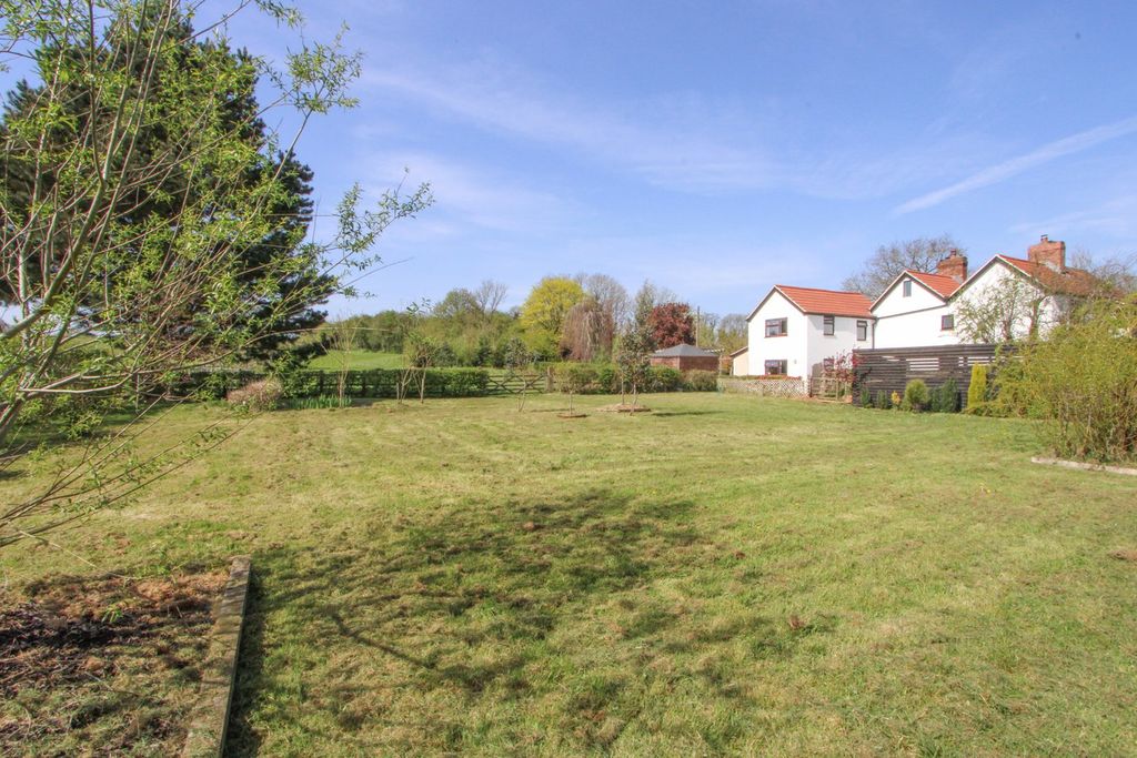 Property photo 1 of 40