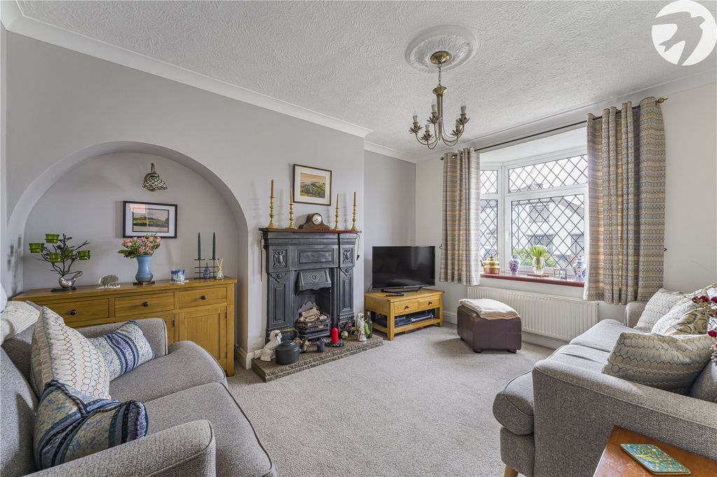 Property photo 2 of 24 Living Room