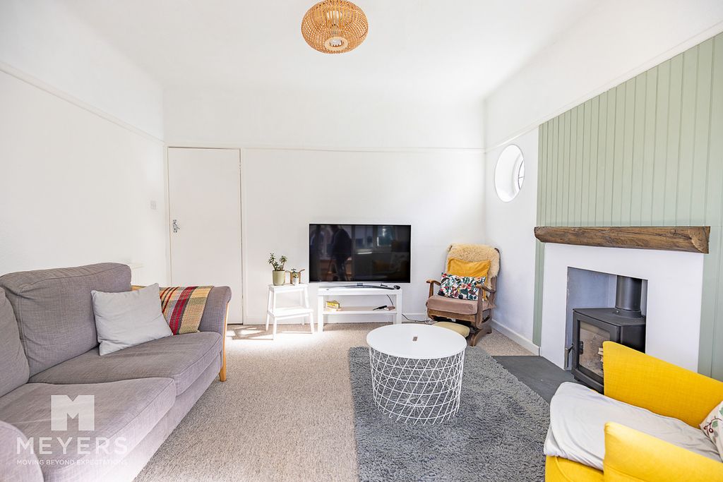 Property photo 3 of 13