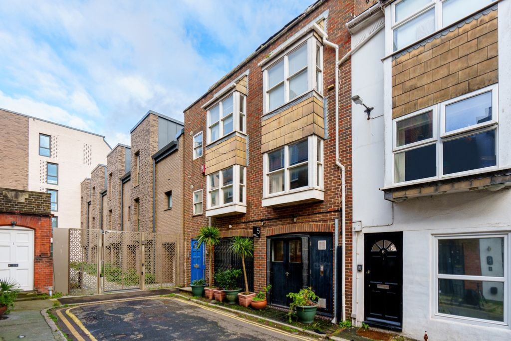 Property photo 1 of 9 3783533