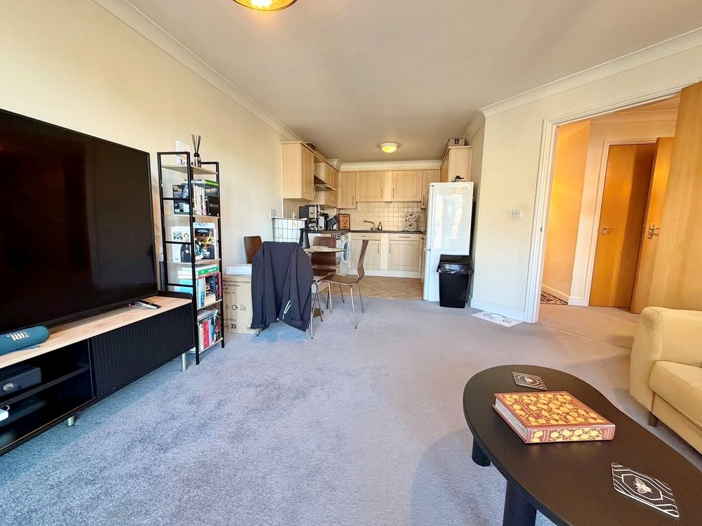 Property photo 2 of 9