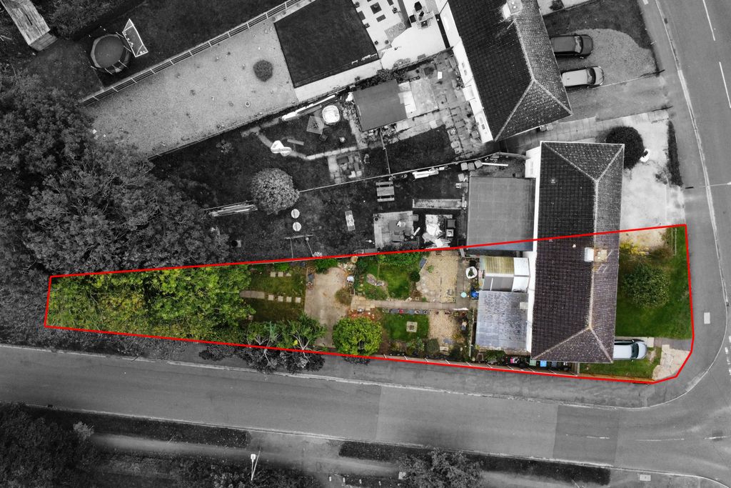 Property photo 2 of 21