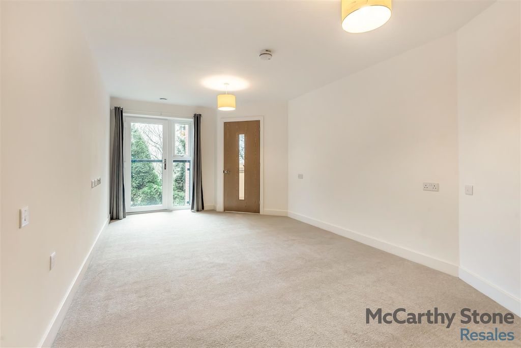 Property photo 3 of 24 8683780-Interior04.Jpg