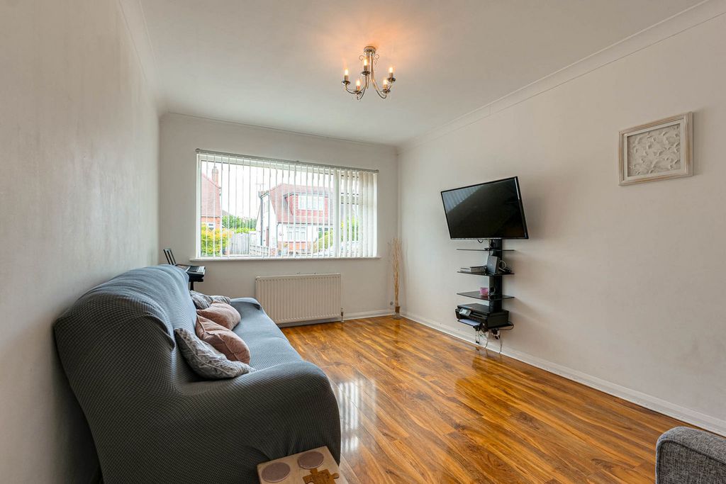 Property photo 3 of 28