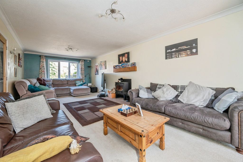 Property photo 3 of 19