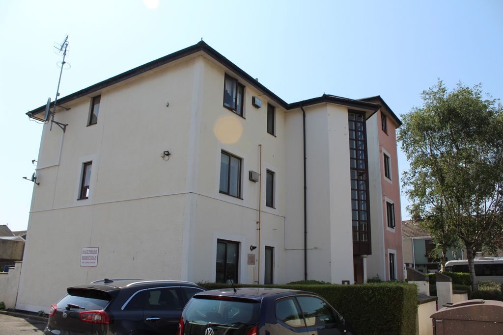 Property photo 2 of 6
