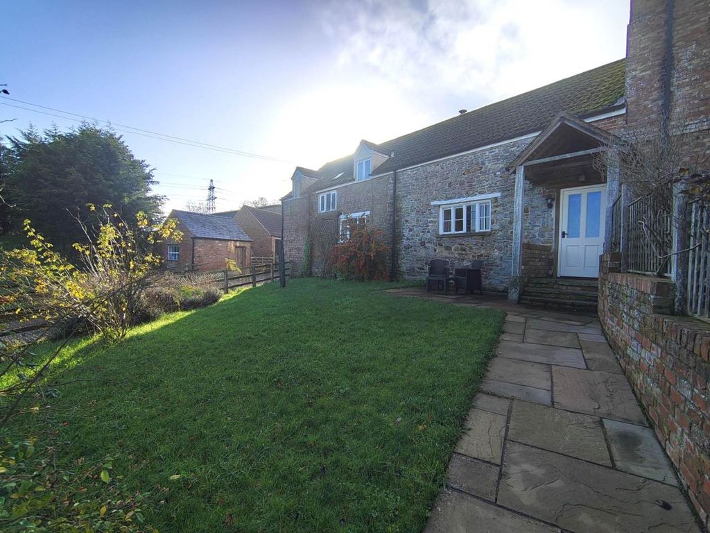 Property photo 1 of 11 Front External