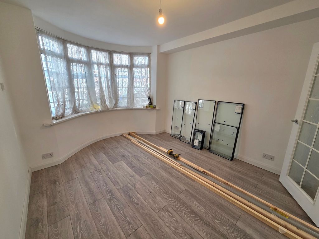 Property photo 3 of 15 Image