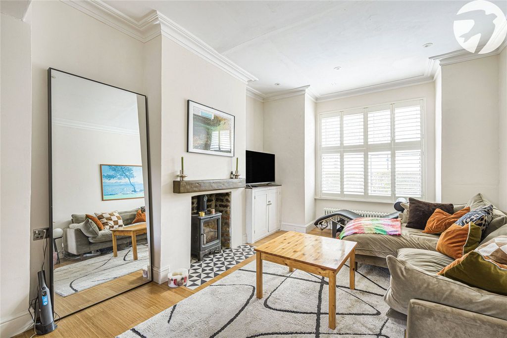 Property photo 3 of 22 Picture 3