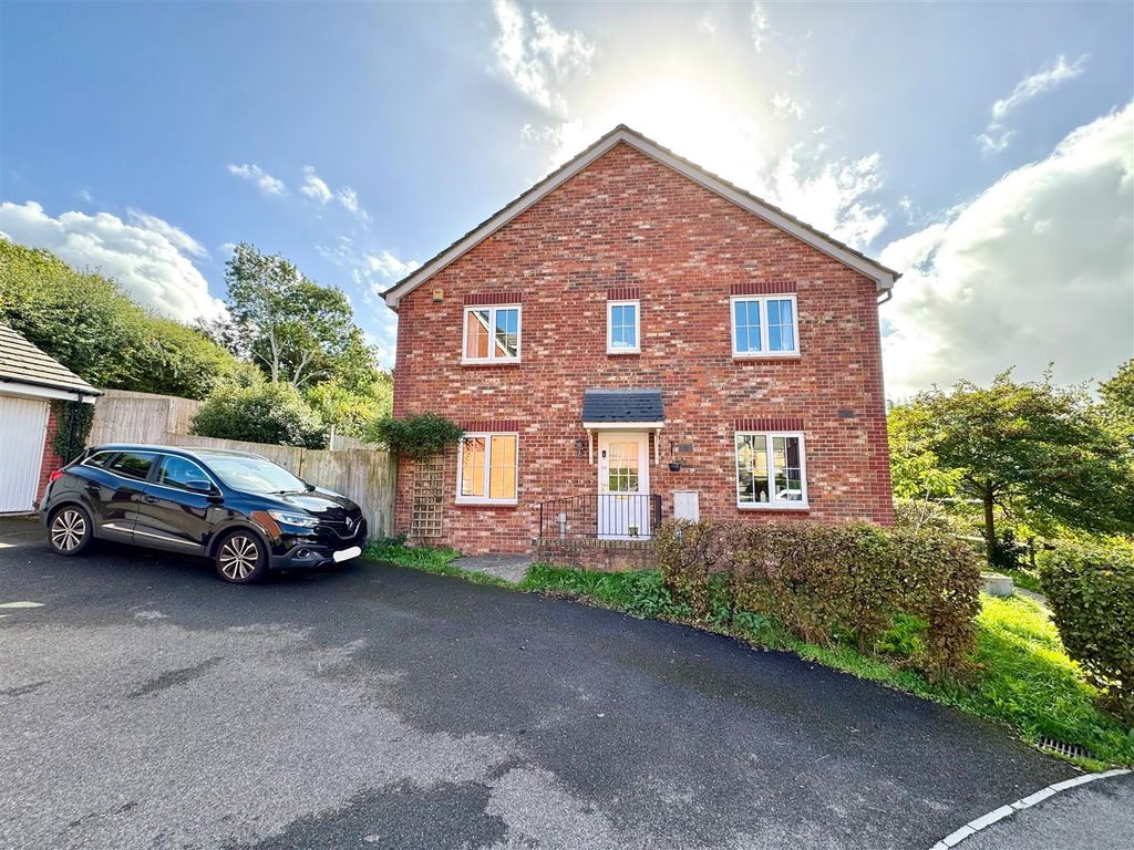 Property photo 1 of 16 Fronte Elevatioin