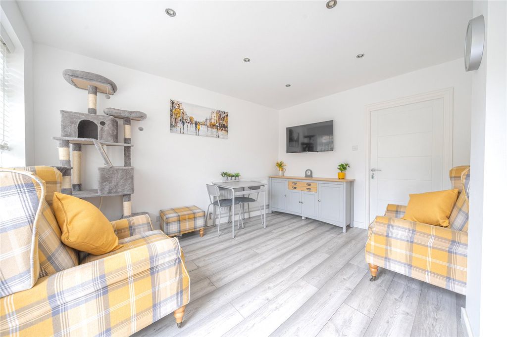 Property photo 3 of 18 Picture No. 55