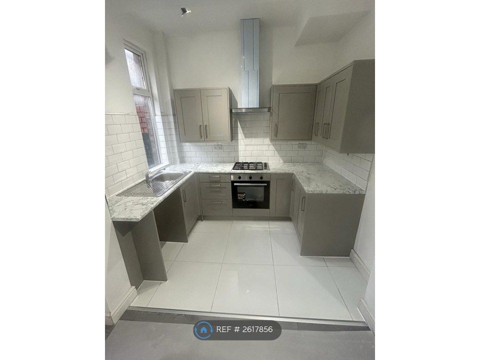 Property photo 1 of 24 Kitchen View