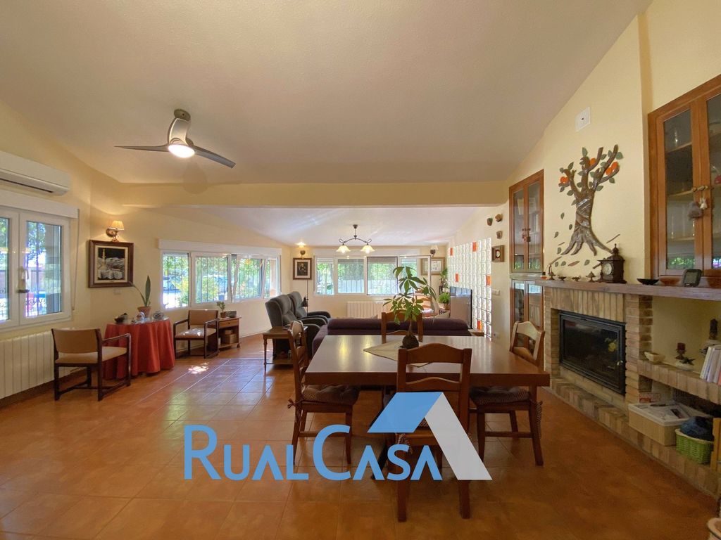 Property photo 1 of 50