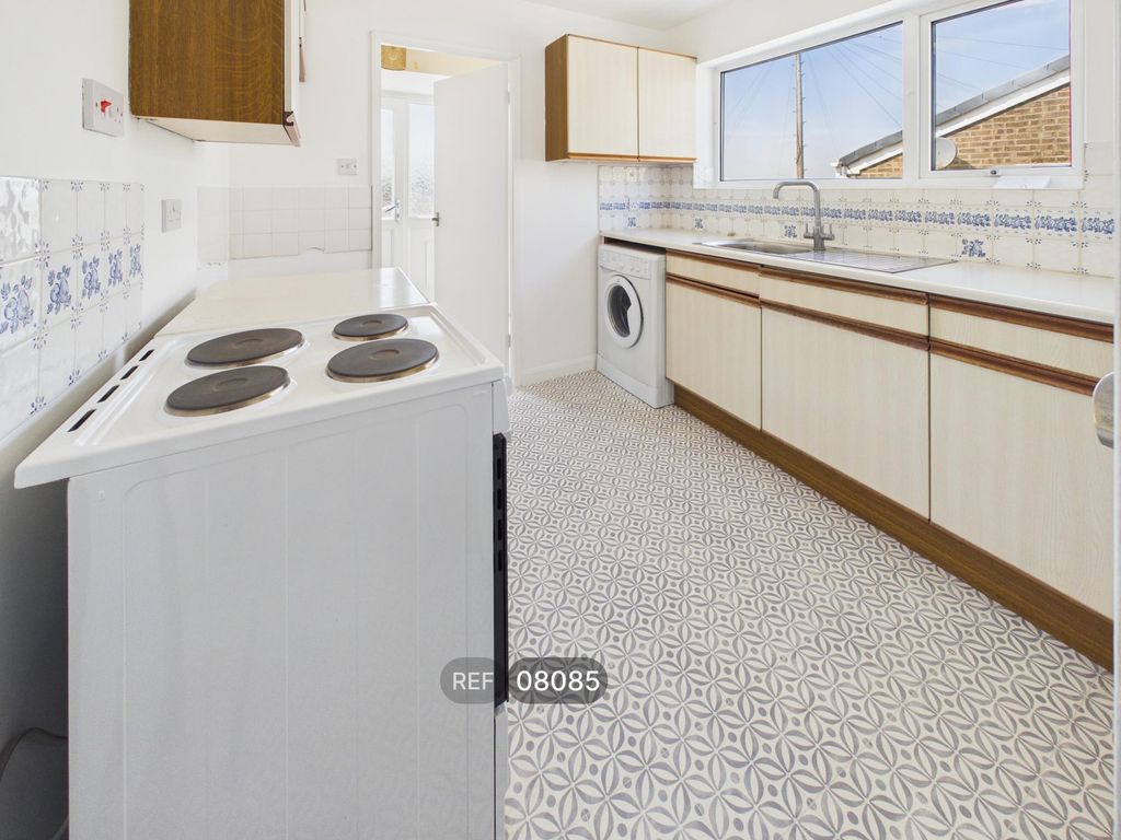 Property photo 3 of 14 Kitchen