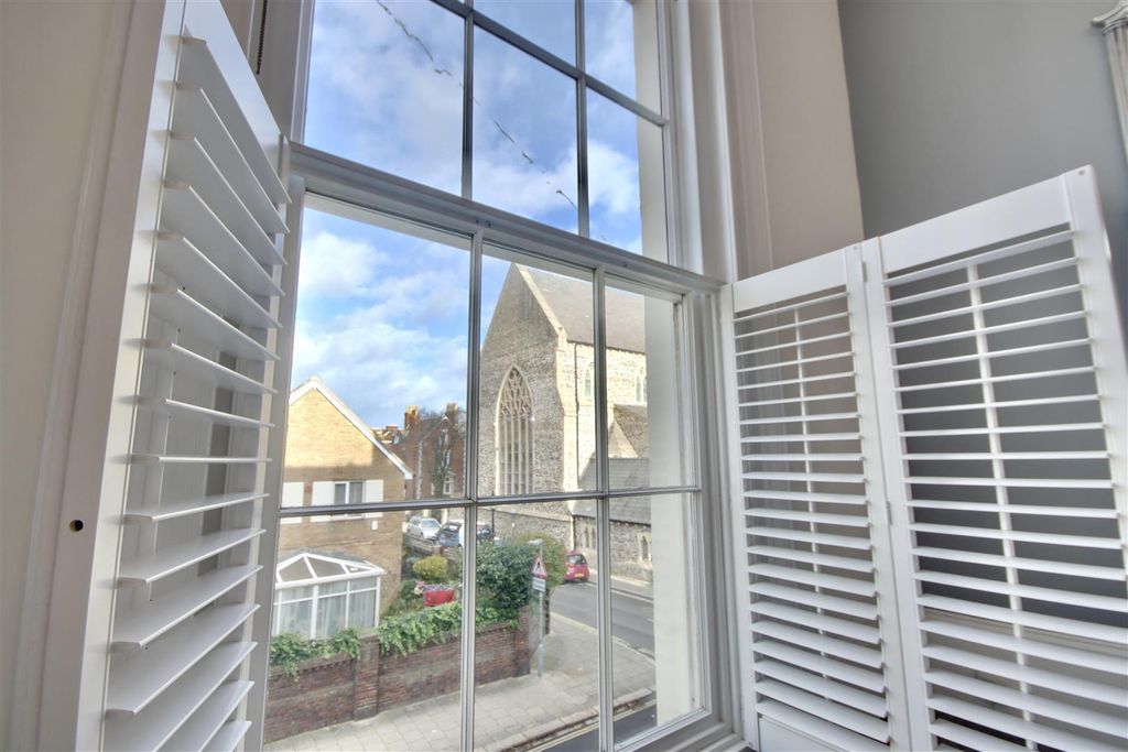 Property photo 1 of 12 10B19E93-16A5-47E1-B918-52971628Ebc8_1_201_A.Jpeg