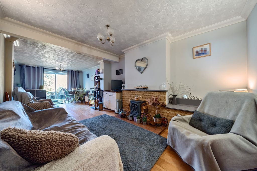 Property photo 2 of 17 1209982 (3)