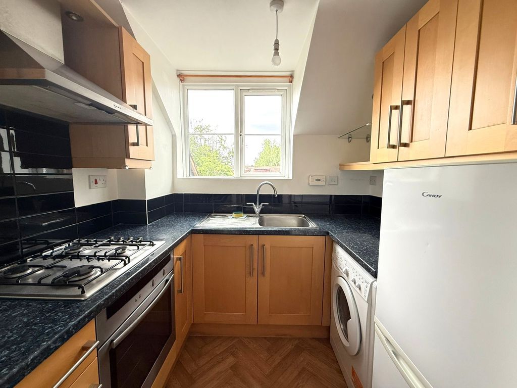 Property photo 3 of 7 Photo 9