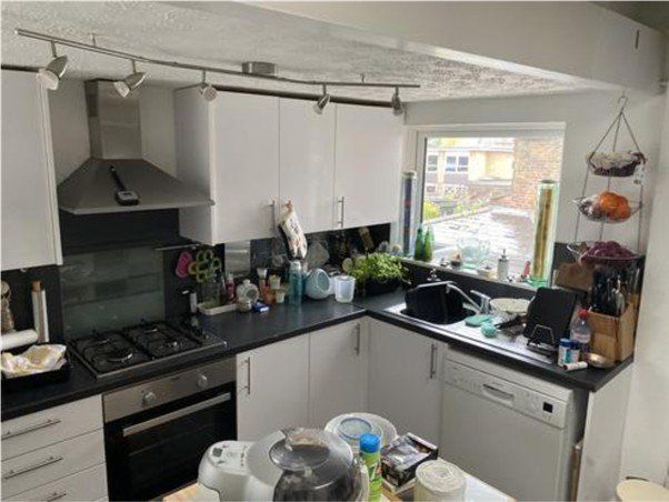 Property photo 3 of 15 Kitchen