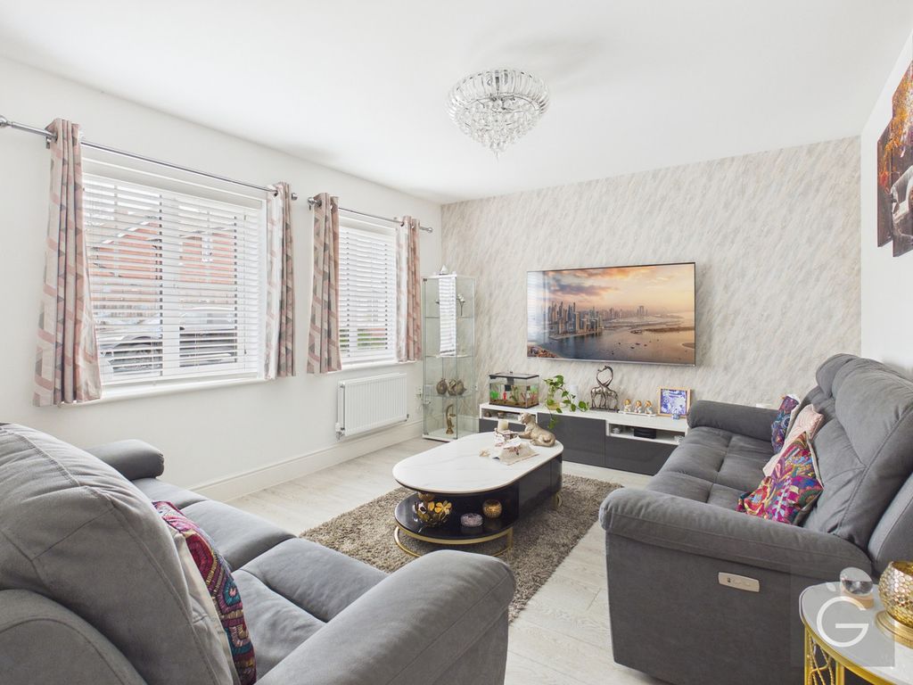 Property photo 3 of 18