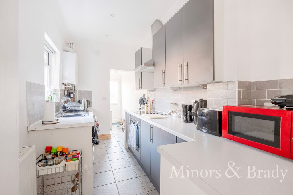 Property photo 3 of 21