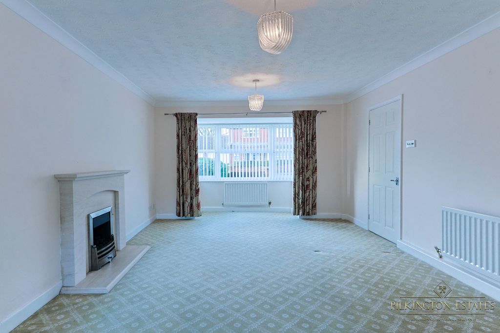 Property photo 3 of 19 4465785