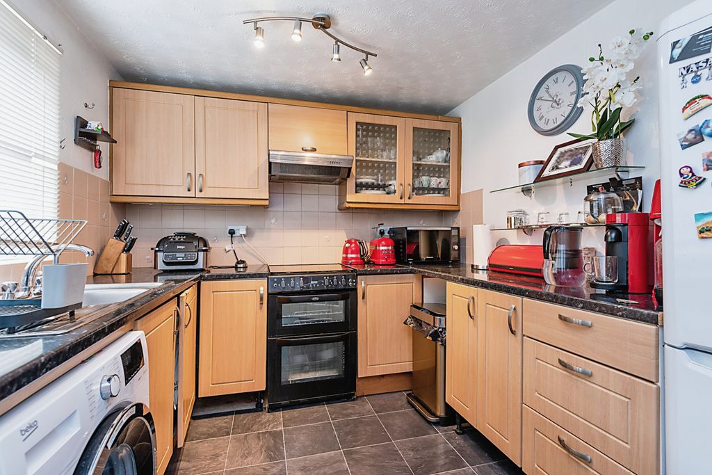 Property photo 2 of 9