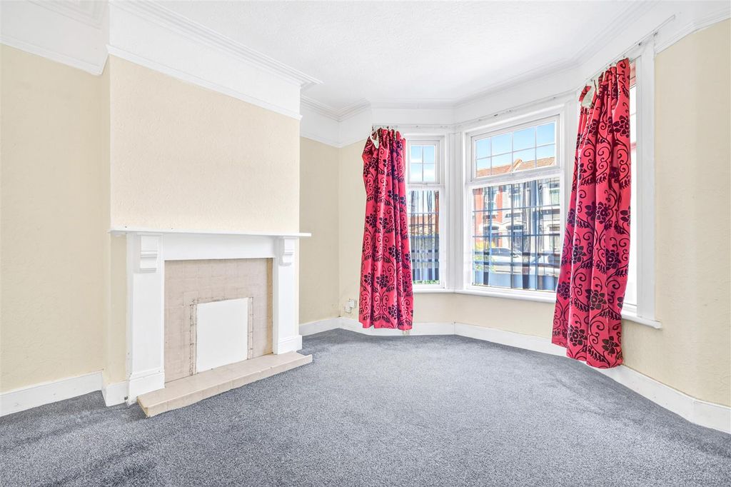 Property photo 3 of 24