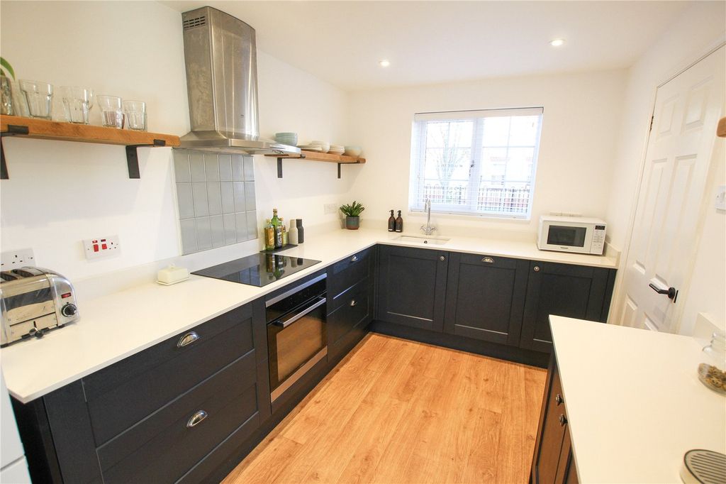 Property photo 3 of 23 Kitchen Dining Room.