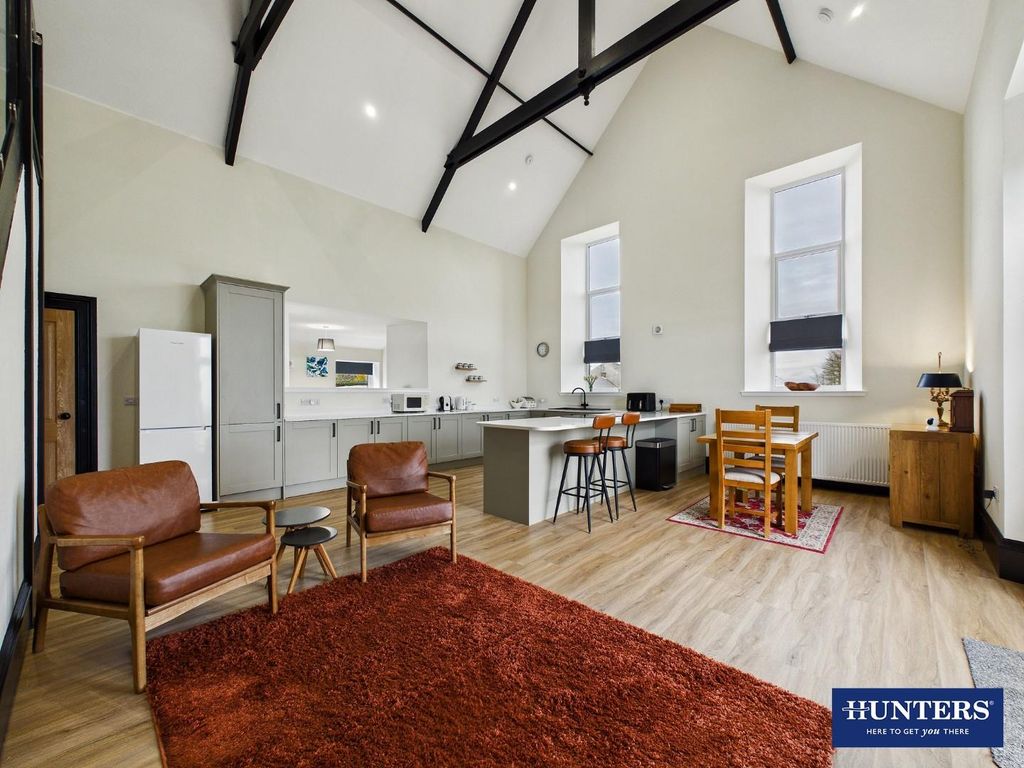 Property photo 2 of 33