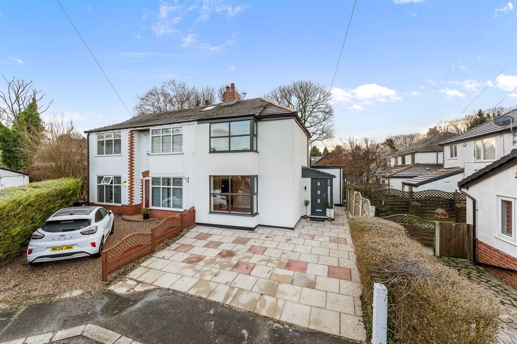 Property photo 1 of 40 Photograph 1