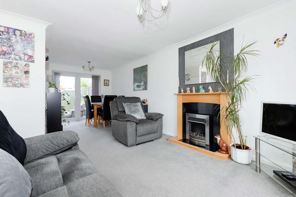 Property photo 3 of 17 Woodard Rd_15.Jpg