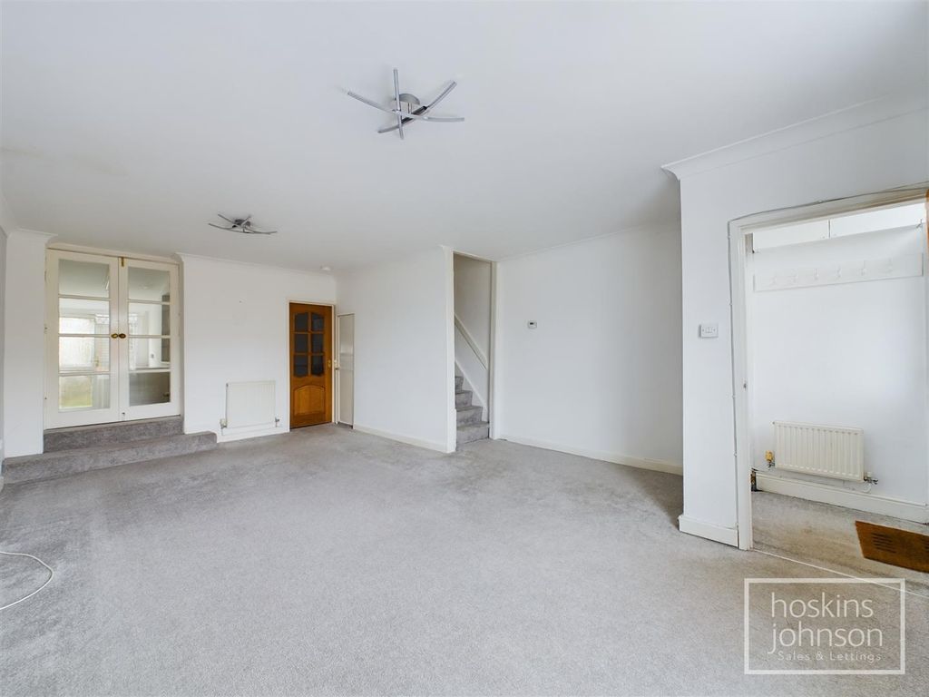 Property photo 3 of 14 Lounge