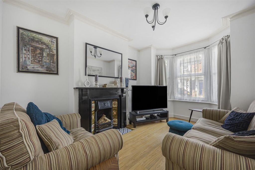 Property photo 2 of 17