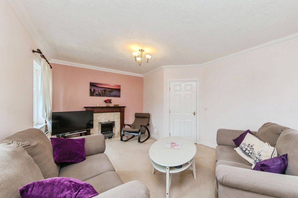 Property photo 2 of 17 Photo