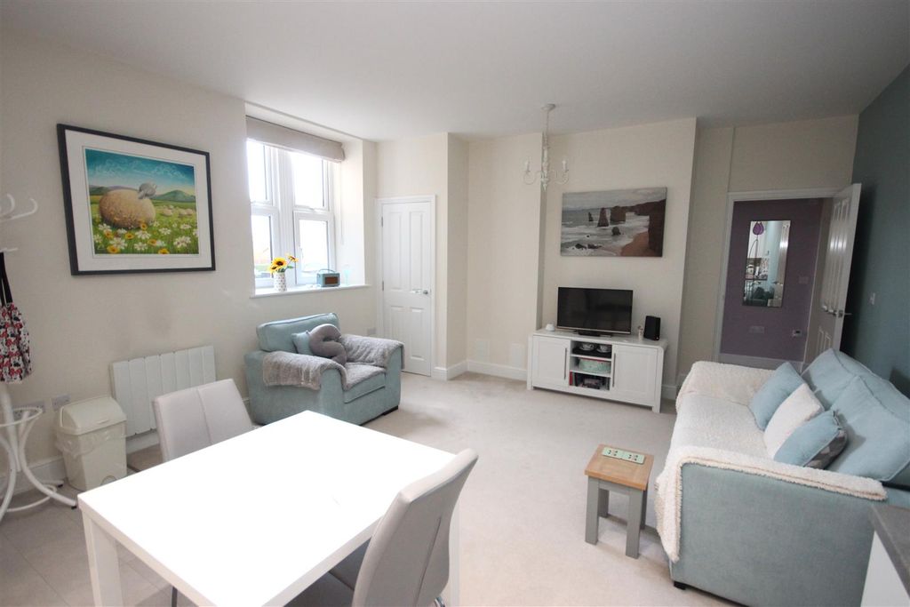 Property photo 3 of 10 Img_8897.Jpg