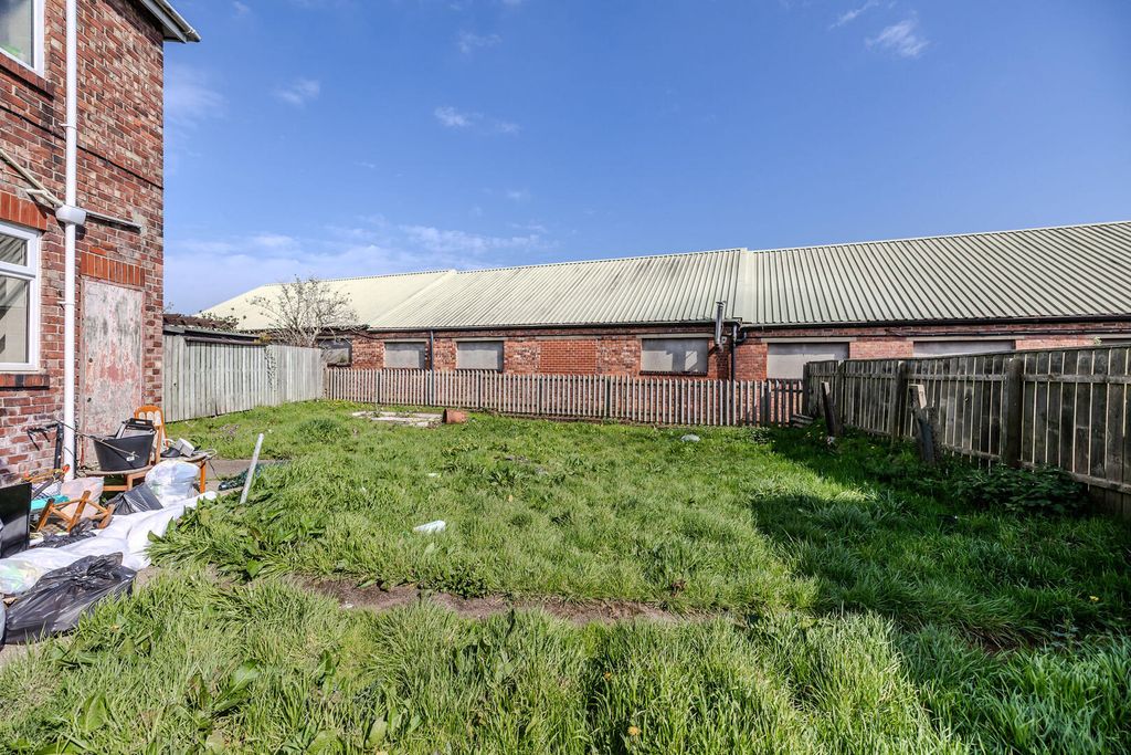 Property photo 3 of 41 Rear Garden