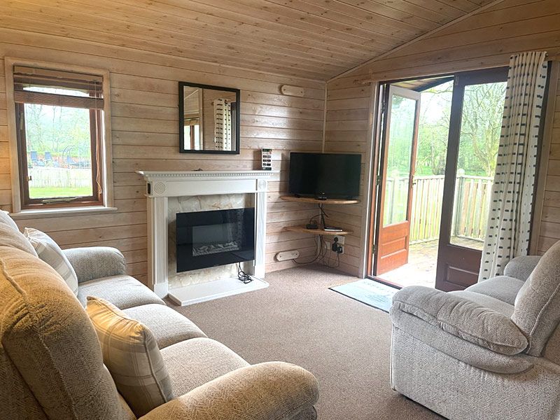 Property photo 3 of 13 2 Bed Lodge With Hot Tub Campsie Glen Living Area