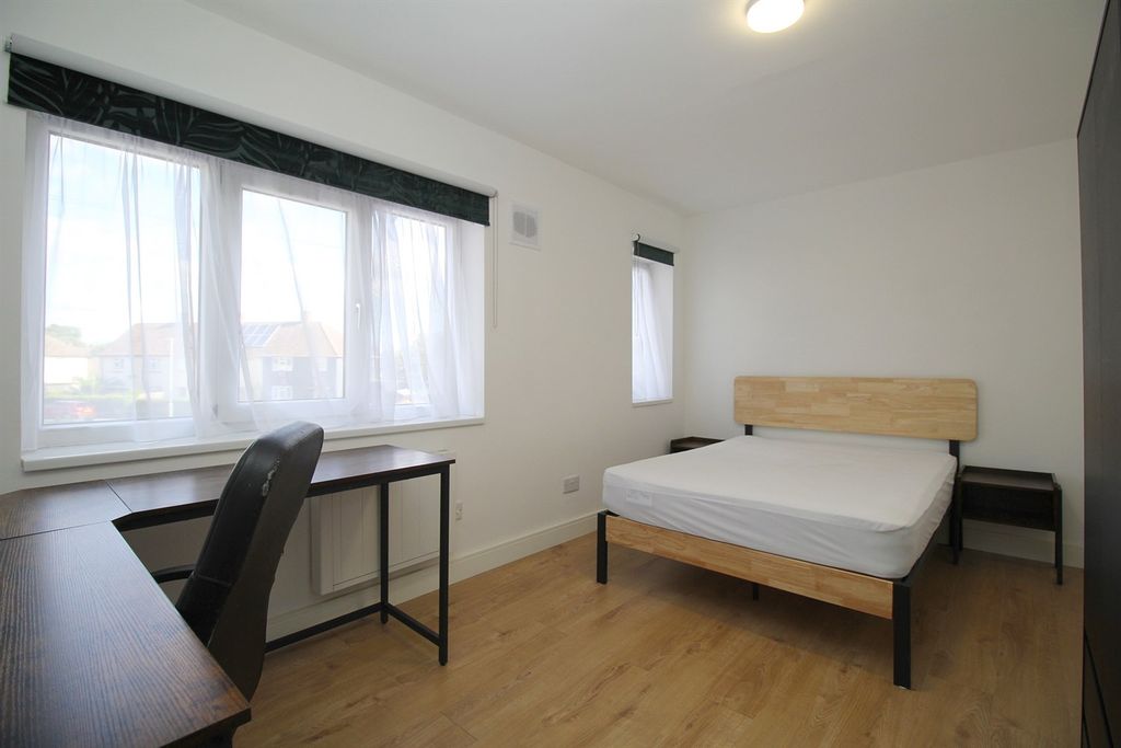 Property photo 1 of 16 Bedroom