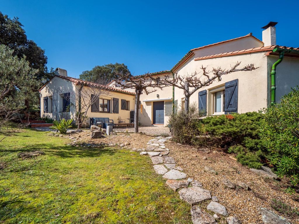 Property photo 1 of 18